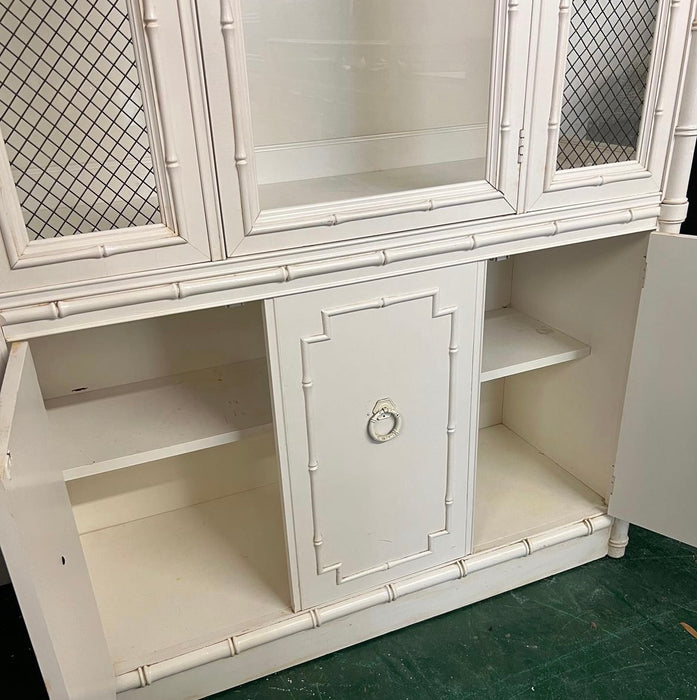 Vintage China Cabinet #06C08