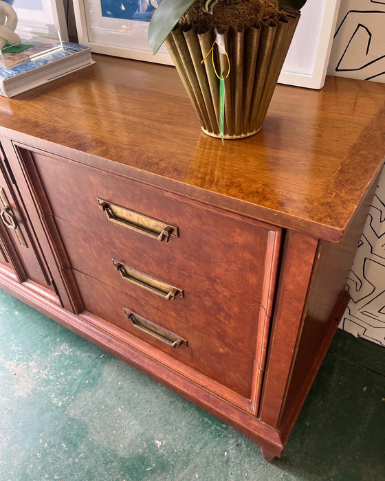 Thomasville 9 Drawer Dresser