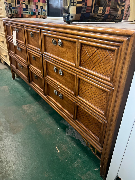 Thomasville 9 Drawer