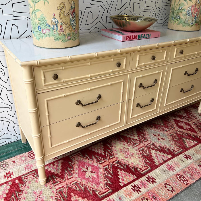 Vintage Thomasville 9 Drawer Dresser - #04A17