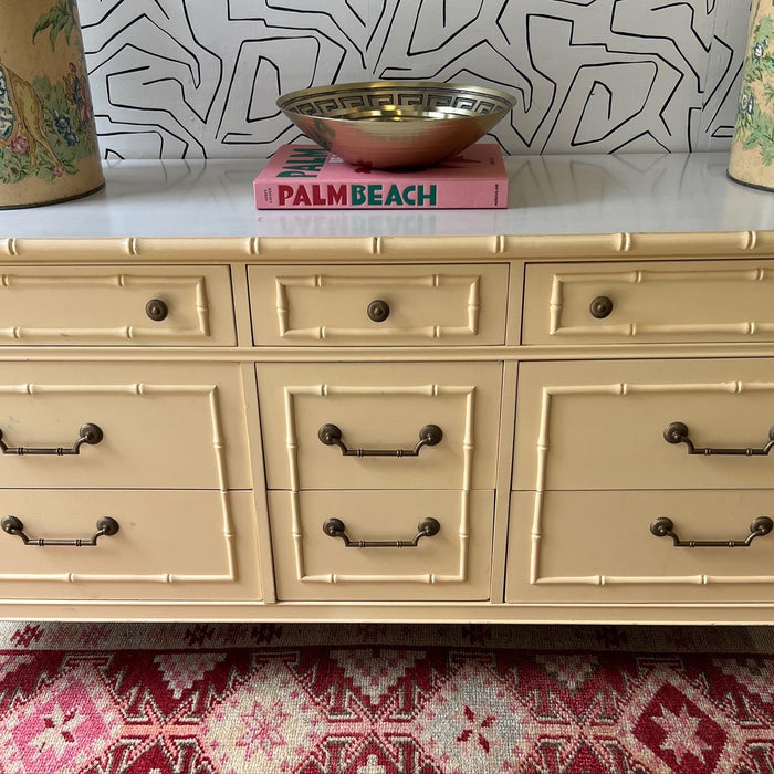Vintage Thomasville 9 Drawer Dresser - #04A17
