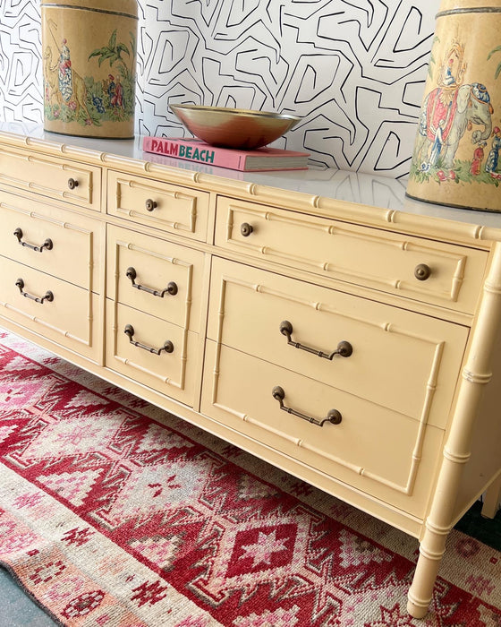 Vintage Thomasville 9 Drawer Dresser - #04A17