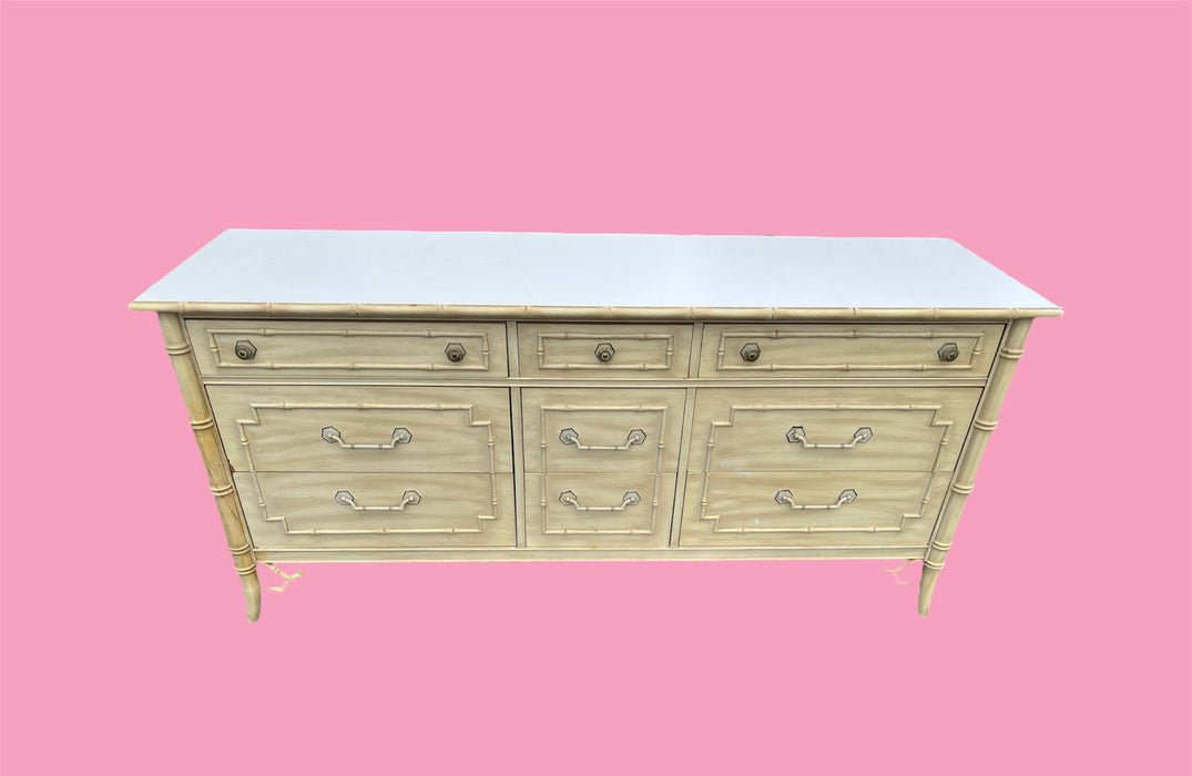 Thomasville Allegro 9 Drawer #07A01