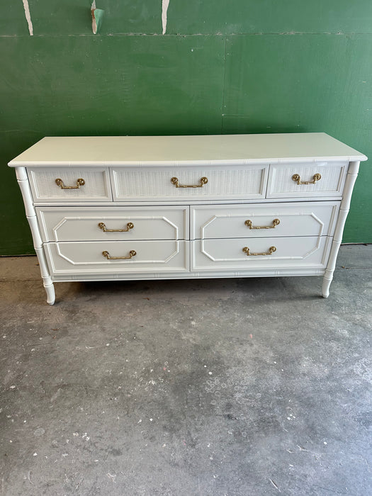 Broyhill 7 Drawer Chest - #04B09