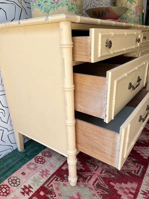 Vintage Thomasville 9 Drawer Dresser - #04A17